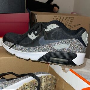 Nike Air Max 90 Premium 7Y or 8 women